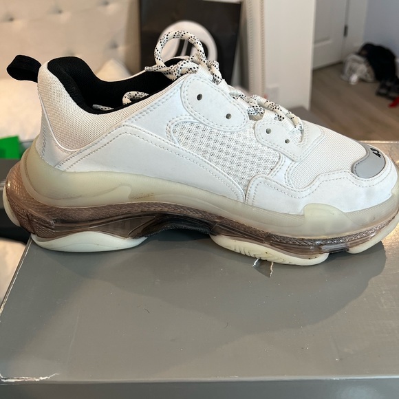 Balenciaga Men's Cream and Black Sneakers - Picture 2 of 5